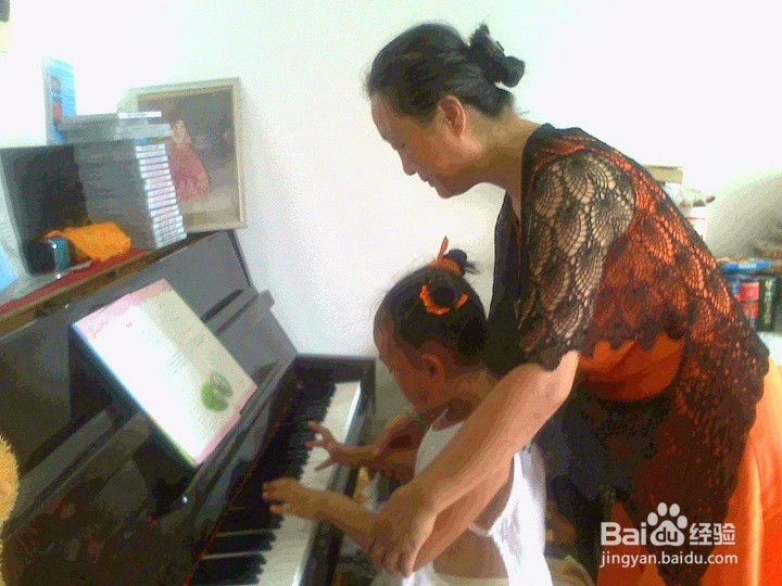 老年人怎样指导孩子学指法【钢琴指法】
