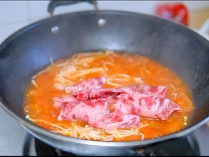 番茄金针菇肥牛