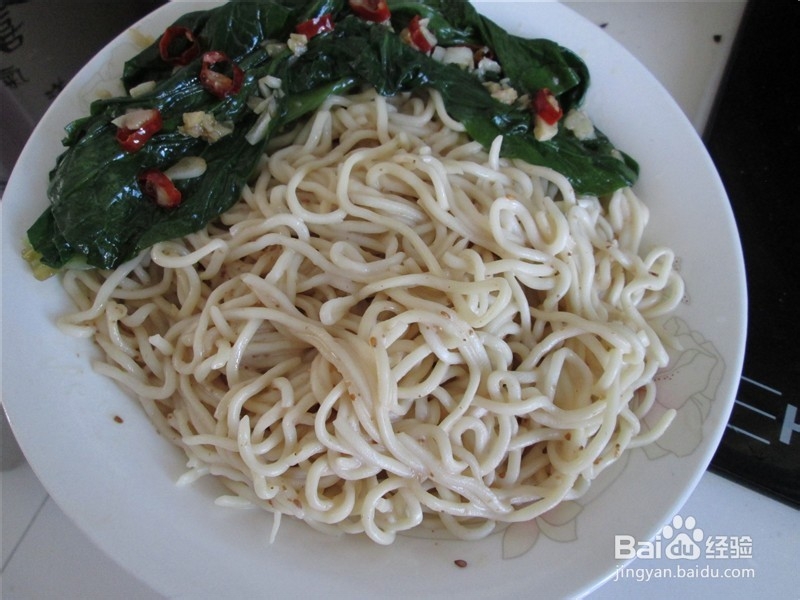 白灼油菜沙拉汁凉拌面