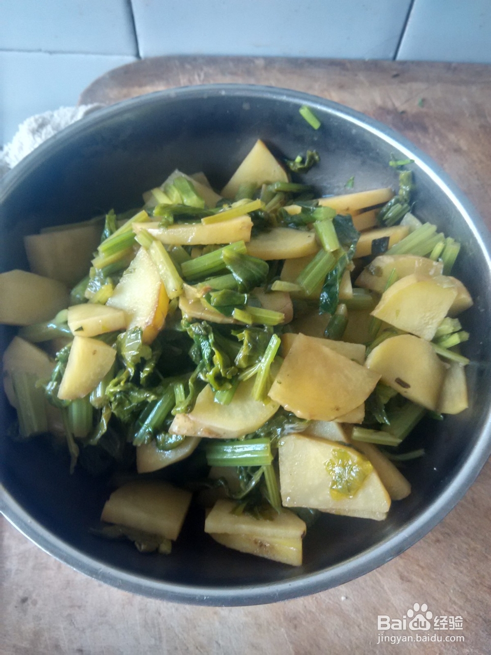 土豆片炒芹菜段