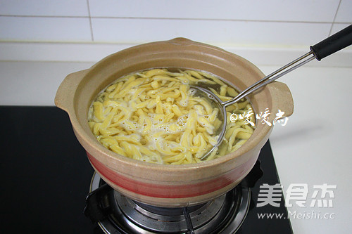 肉丝剪刀面的做法