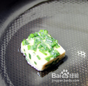 教你简单制作韭菜煎豆腐