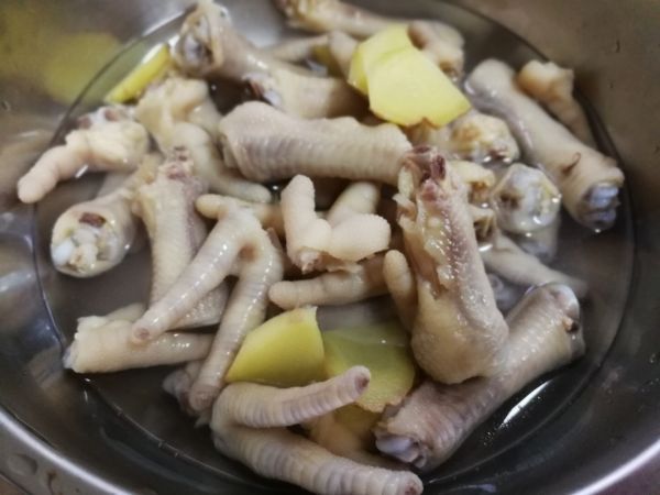 冰镇酸辣爽口柠檬鸡爪