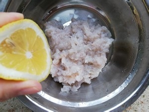 虾仁别再炒着吃了,这样做,大人孩子都爱吃