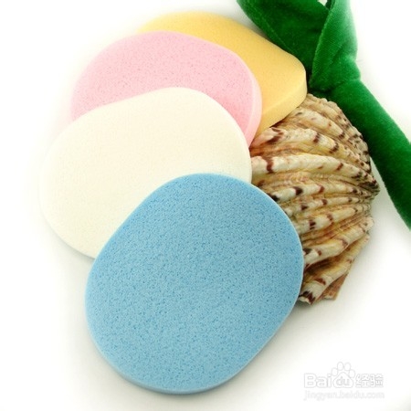 怎么清洁脸，然后给脸保湿？