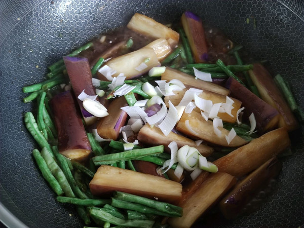 家常豆角烧茄子