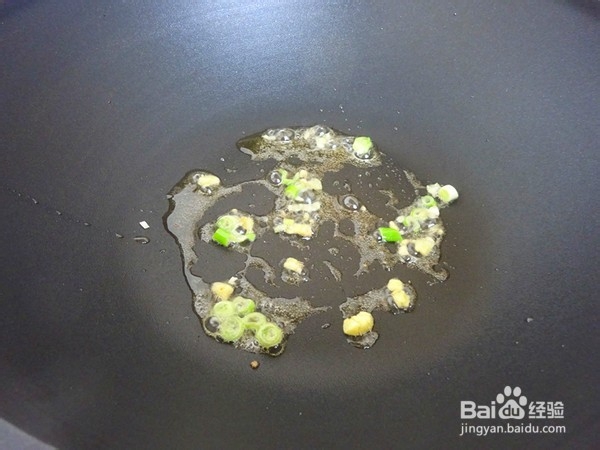 吃腻了鱼肉，如何做一盘清爽可口的小炒莲藕