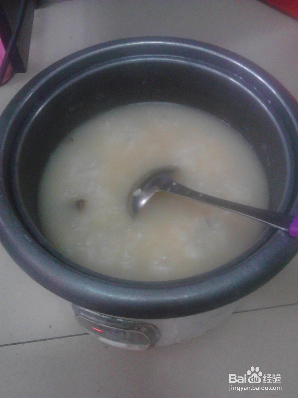 超简单电饭煲做腊肉稀饭