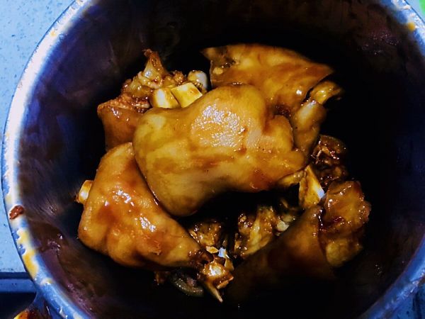 韩式辣酱烤猪手