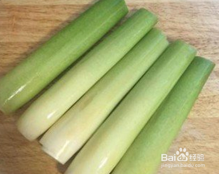 皎白笋沙拉的做法