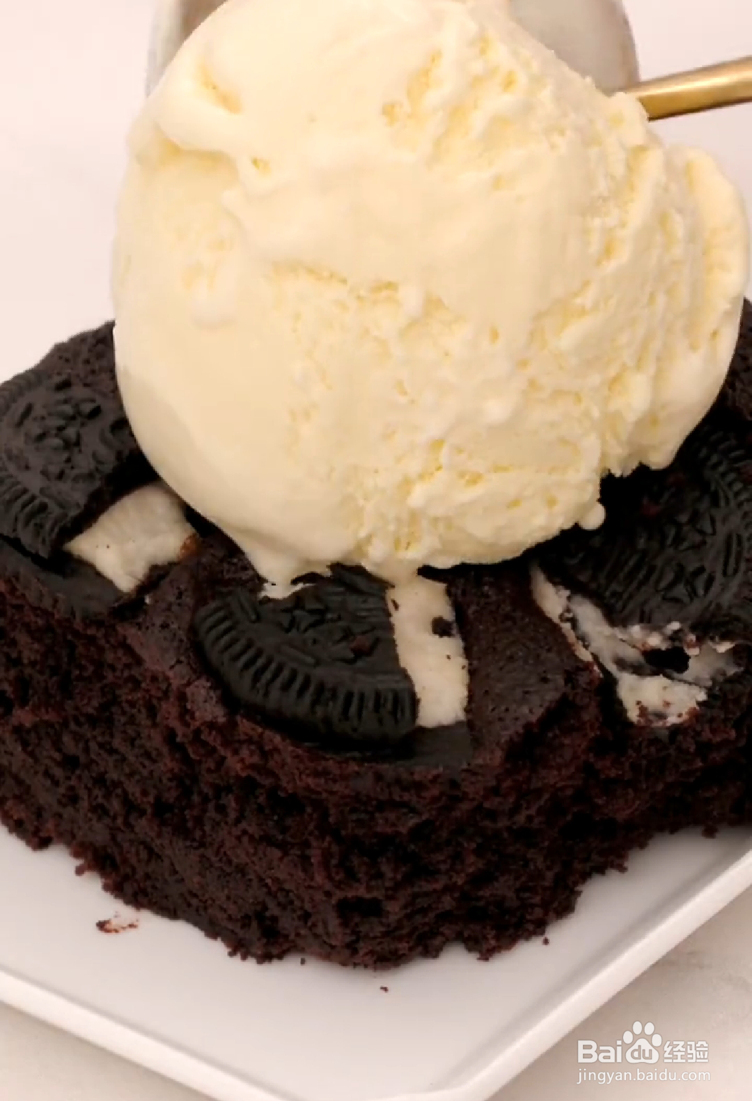 如何做出无法抵挡美味的奥利奥布朗尼蛋糕?