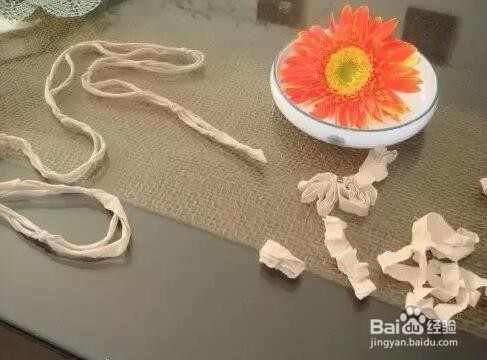 牙膏补墙？保鲜膜护肤？这些物品的神奇功能！