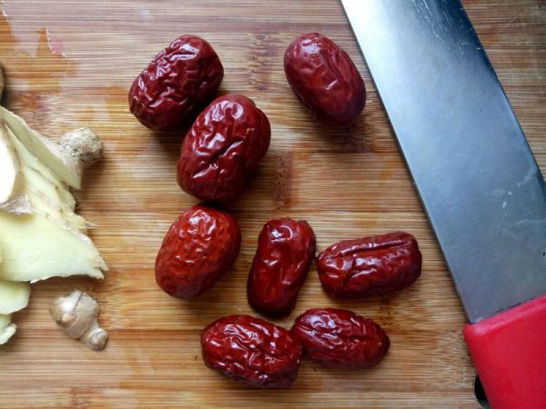 排毒去湿姜枣茶