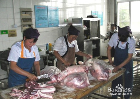 食堂的从业人员怎么避免污染食品