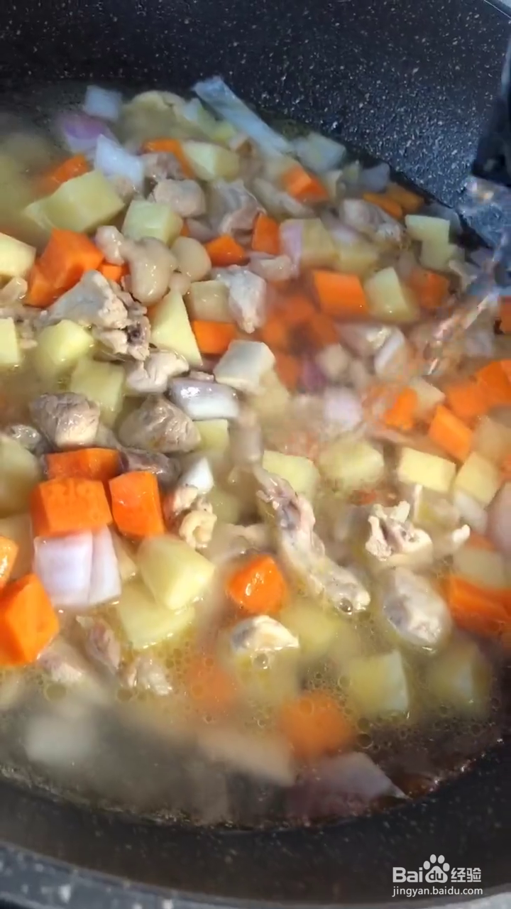 如何制作好吃的咖喱鸡肉饭?