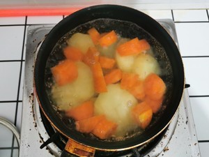 土豆胡萝卜鸡蛋饼的做法