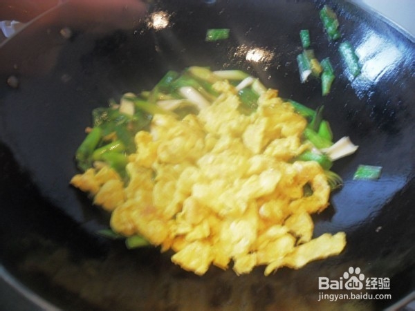 大蒜炒蛋的做法