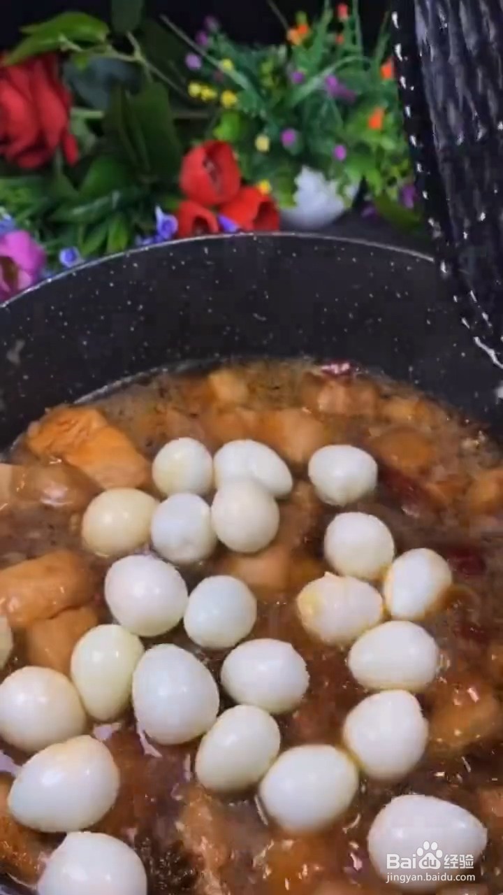 如何自制美味好吃的香辣鹌鹑蛋炖五花肉