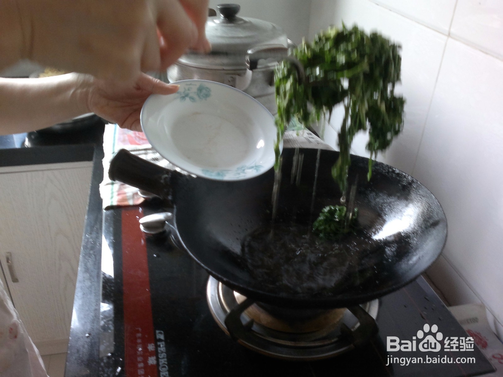 开春刮油清肠菜清炒荠菜的做法