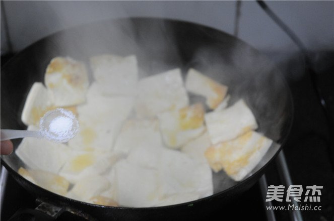 上班族最爱的快手菜——葱香豆腐块