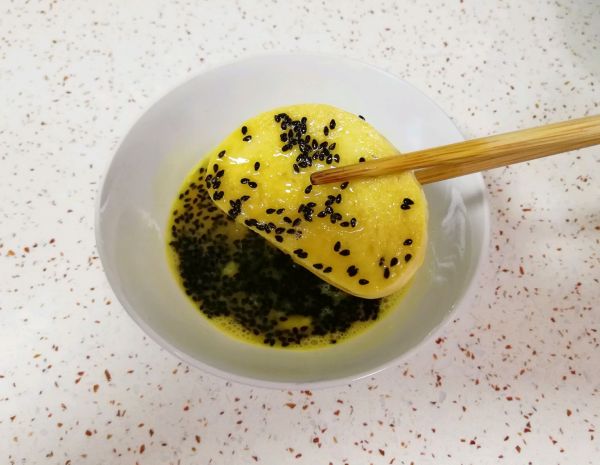 芝麻黄金馒头片