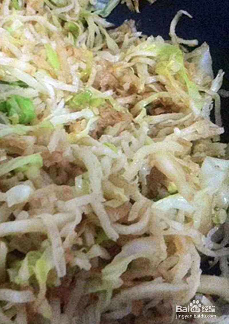圆白菜炒饼条的做法