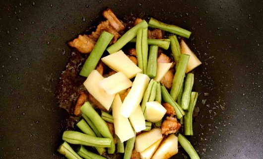 家常豆角焖面如何烹饪才会更加美味