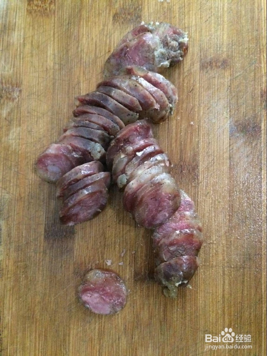 怎样炒简单好吃的青椒香肠