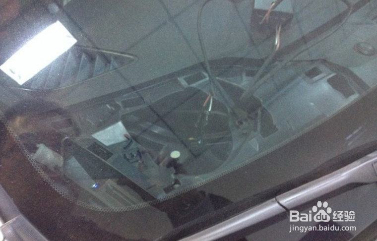 来给自己的车上更换一下新的音响试试效果