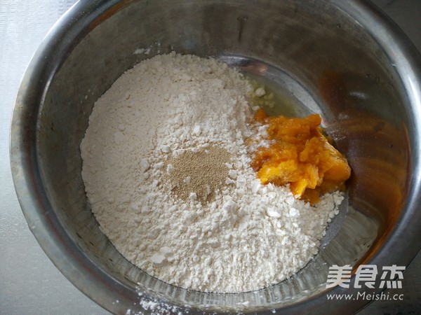 黄金花卷馒头