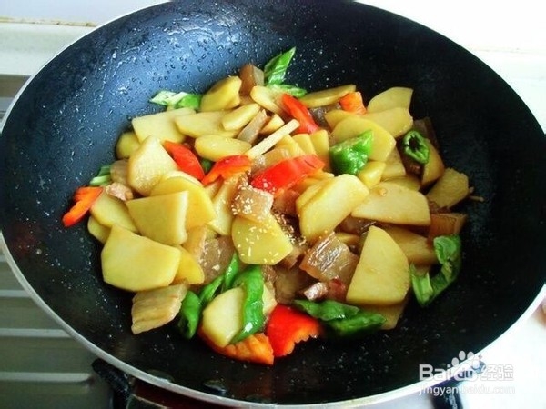 如何做土豆焖咸肉