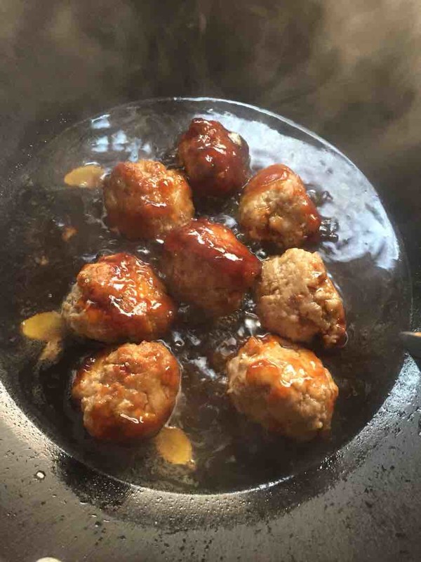 红烧狮子头的做法