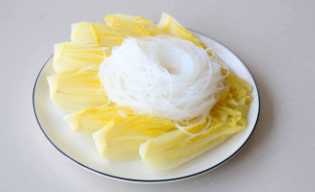 蒜蓉娃娃菜蒸粉丝