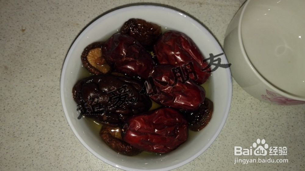 红枣香菇炖土鸡怎么做 有营养的鸡汤家常做法