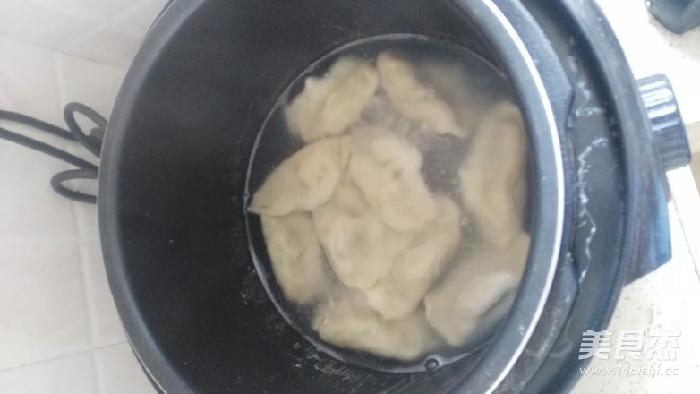 煮胡萝卜香菇水饺