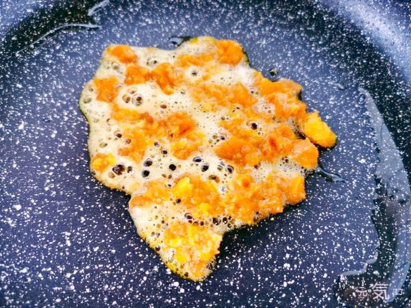 咸蛋黄时蔬拌面