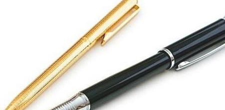 如何洗掉圆珠笔划痕