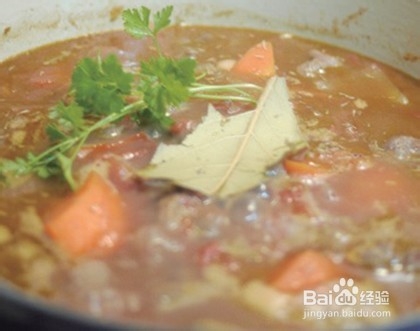 经典名菜红酒炖牛肉做法