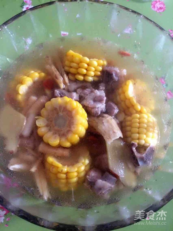 党参黄芪玉米排骨汤
