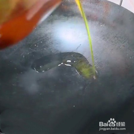 家常青椒炒皮蛋的做法