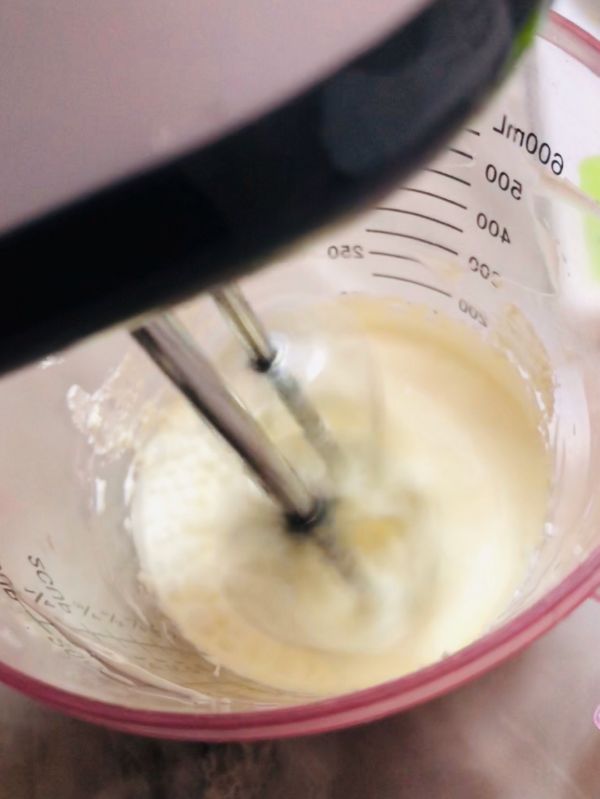 椰浆芒果慕斯蛋糕