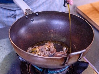 XO酱炒海鲜方便面怎么做