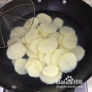 干锅土豆片的做法和步骤