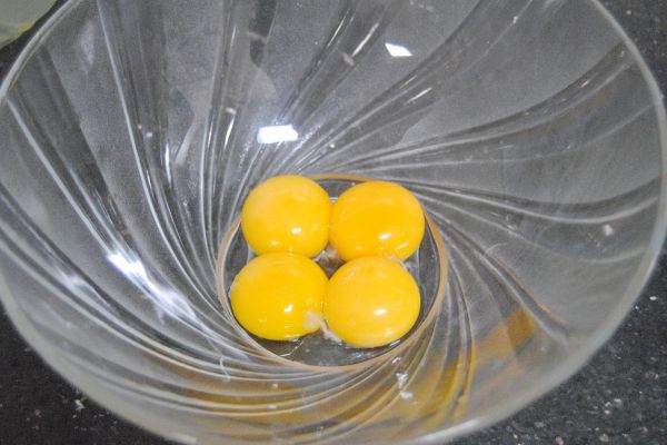 黑芝麻肉松蛋糕卷