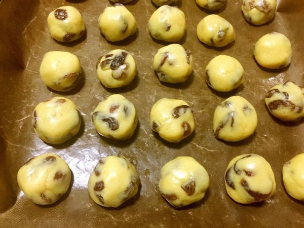 朗姆葡萄干奶酥球