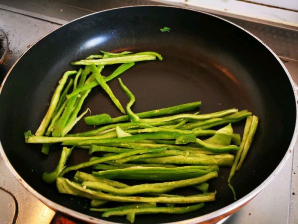 青椒炒胡萝卜丝