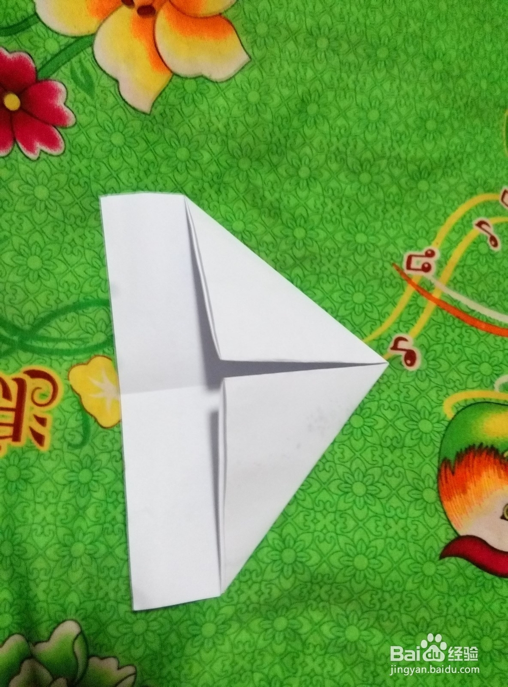 折纸艺术：怎样用纸折小船