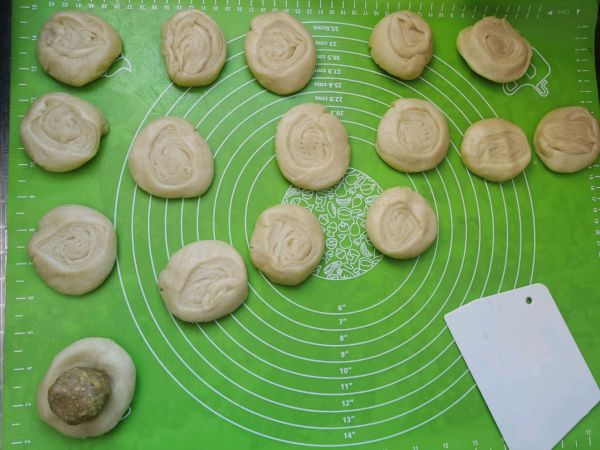 酥脆松软板栗饼简单操作