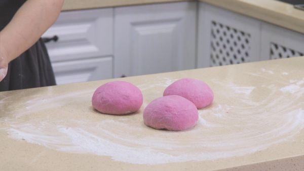 乳酪火龙果软欧包