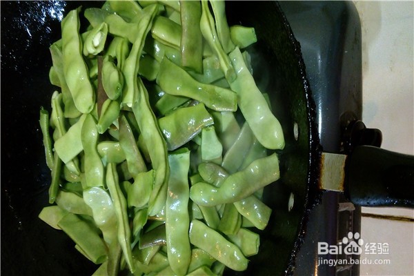 东北豆角炖肉的做法